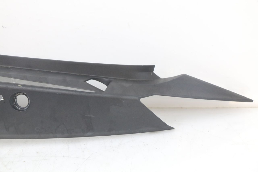photo de REAR LEFT PANEL KYMCO SUPER 8 4T 50 (2018 - 2020) - Technical close-up