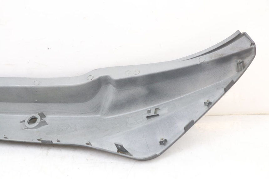 photo de REAR LEFT PANEL KYMCO SUPER 8 4T 50 (2018 - 2020) - Surface and material condition