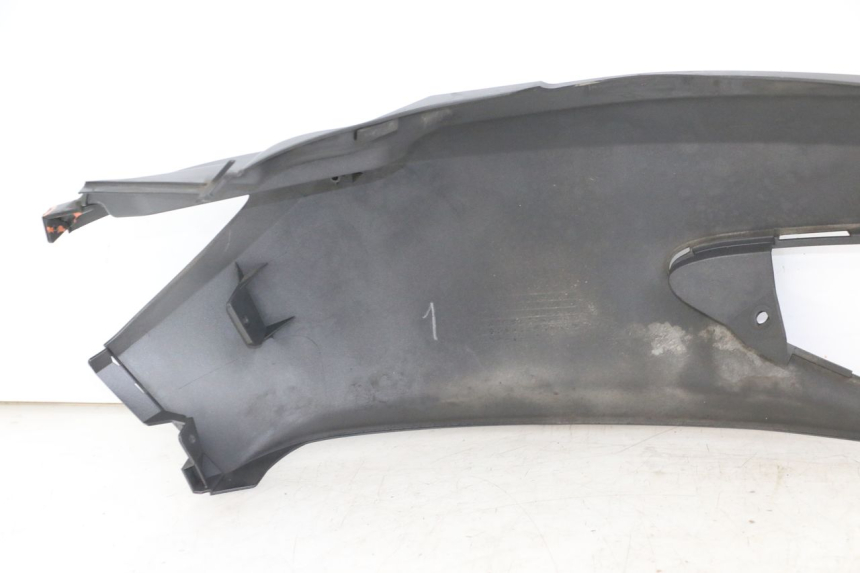 photo de REAR LEFT PANEL SUZUKI BURGMAN 125 (2018 - 2021) - Alternative perspective