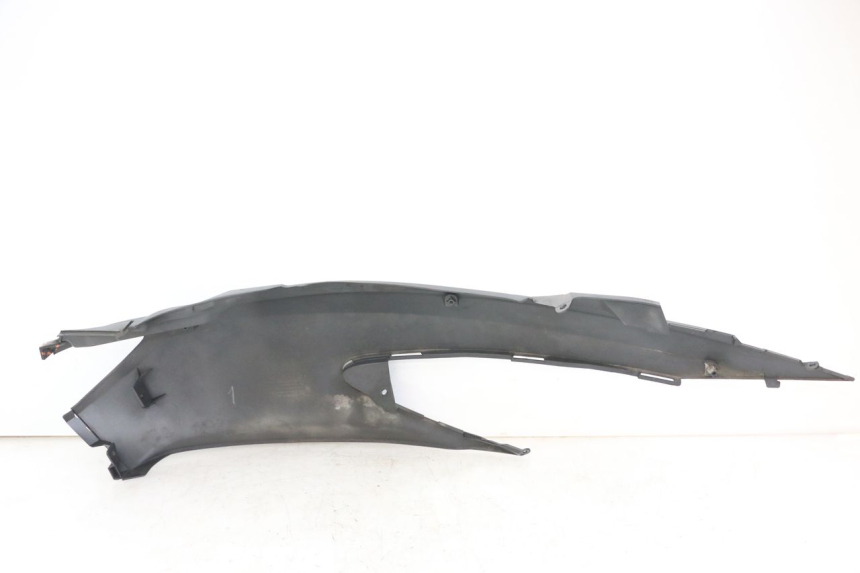 photo de REAR LEFT PANEL SUZUKI BURGMAN 125 (2018 - 2021) - Fixing points details