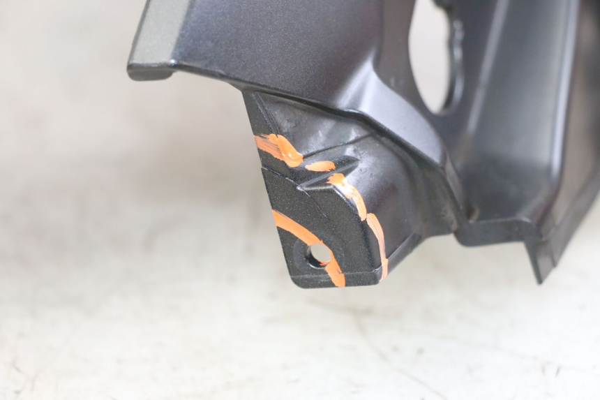 photo de REAR LEFT PANEL SUZUKI BURGMAN 125 (2018 - 2021) - Surface and material condition
