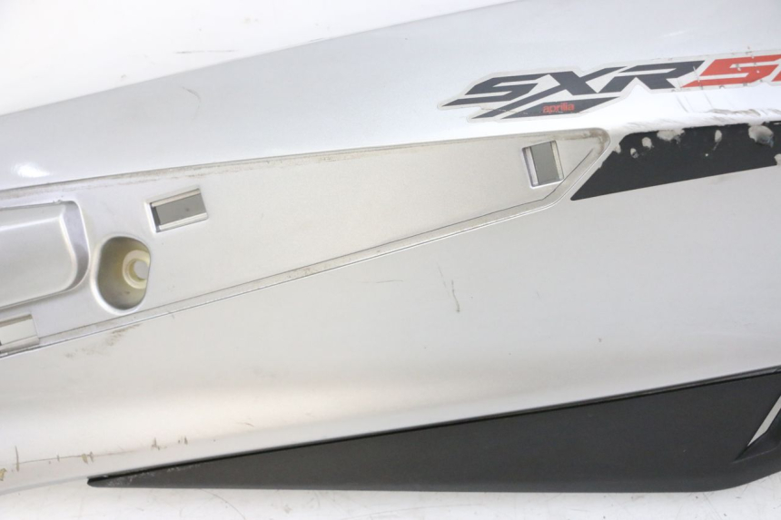 photo de LEFT REAR SIDE PANEL APRILIA SXR 50 (2021 - 2023) - Additional view of the item