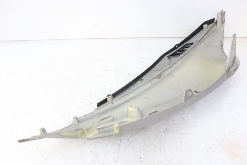 photo de LEFT REAR SIDE PANEL APRILIA SXR 50 (2021 - 2023) - Alternative perspective