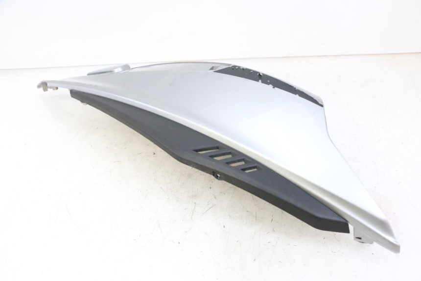 photo de LEFT REAR SIDE PANEL APRILIA SXR 50 (2021 - 2023) - Technical close-up