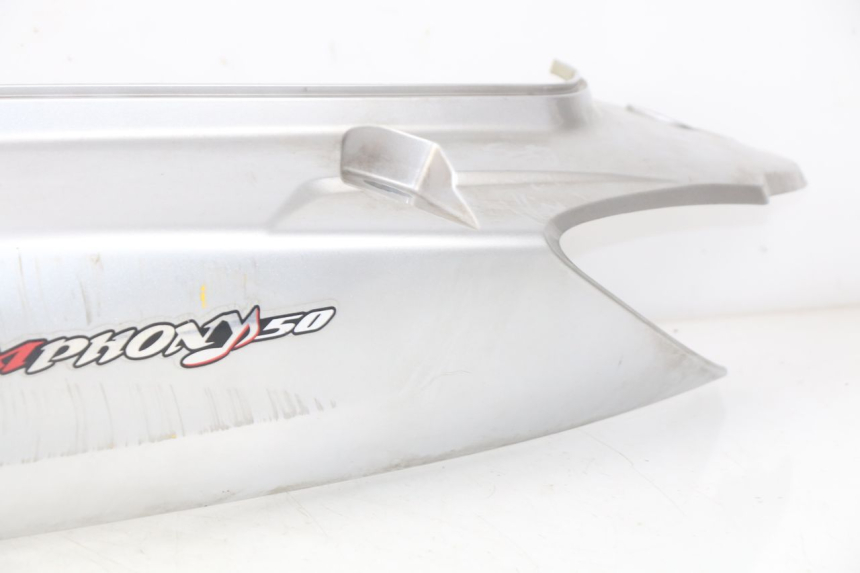 photo de REAR LEFT PANEL SYM SYMPHONY 50 (2009 - 2015) - Distinctive features