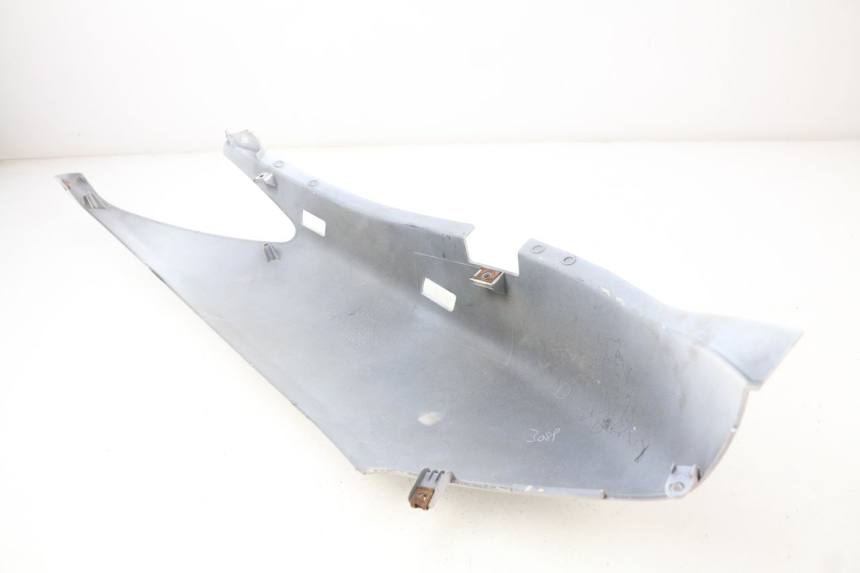 photo de LEFT REAR SIDE PANEL YAMAHA XMAX X-MAX 125 (2006 - 2009) - Alternative perspective