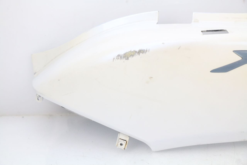 photo de LEFT REAR SIDE PANEL YAMAHA XMAX X-MAX 125 (2006 - 2009) - Surface and material condition