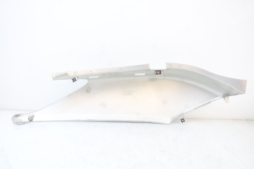 photo de LEFT REAR SIDE PANEL YAMAHA XMAX X-MAX 125 (2006 - 2009) - Surface and material condition