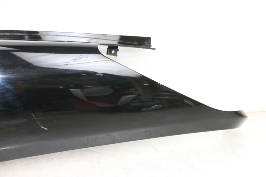 photo de LEFT REAR SIDE PANEL YAMAHA XMAX X-MAX 125 (2006 - 2009) - Distinctive features