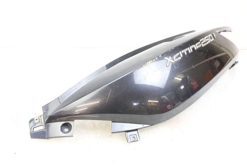 photo de LEFT REAR SIDE PANEL KYMCO XCITING 250 (2006 - 2009) - Distinctive features
