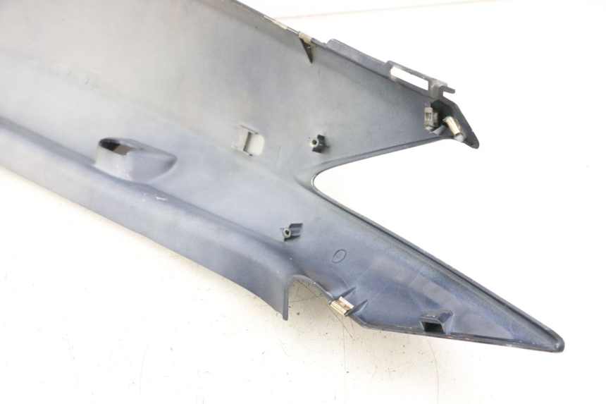 photo de LEFT REAR SIDE PANEL KYMCO XCITING 250 (2006 - 2009) - Alternative perspective
