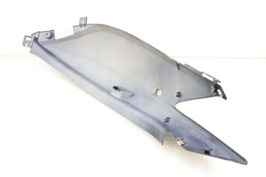 photo de LEFT REAR SIDE PANEL KYMCO XCITING 250 (2006 - 2009) - Technical close-up