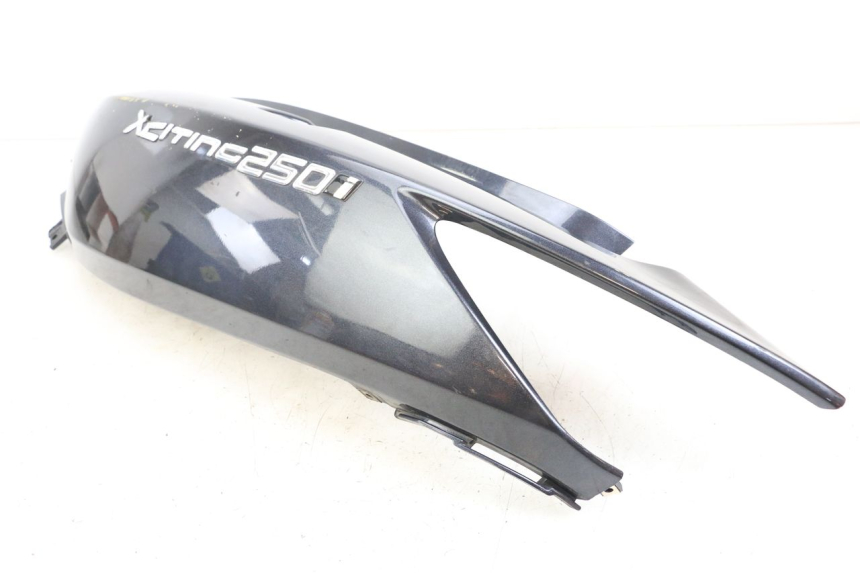 photo de LEFT REAR SIDE PANEL KYMCO XCITING 250 (2006 - 2009) - Fixing points details