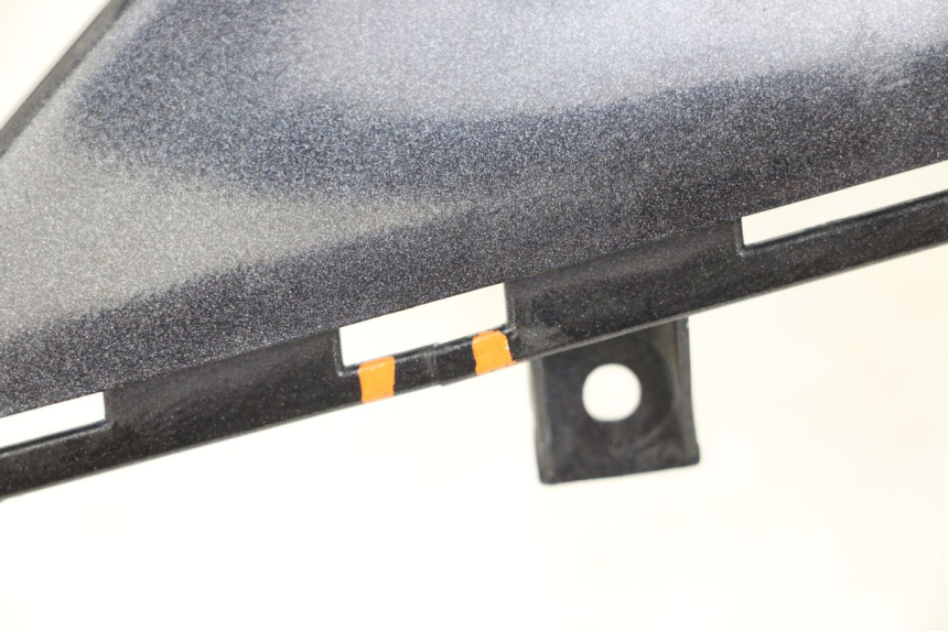 photo de LEFT REAR SIDE PANEL KYMCO XCITING 250 (2006 - 2009) - Surface and material condition