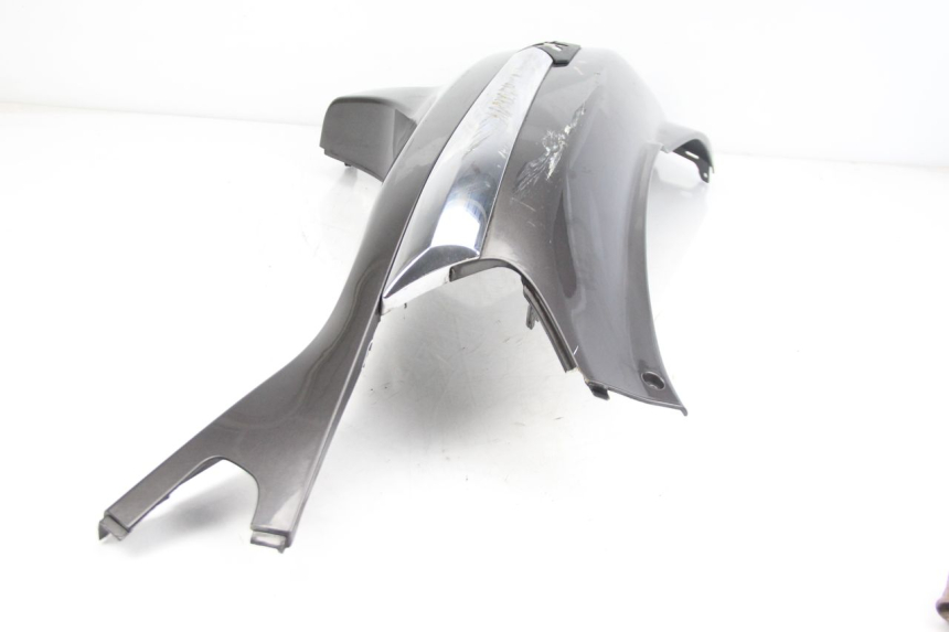 photo de LEFT REAR SIDE PANEL PIAGGIO XEVO - X EVO 125 (2007 - 2017) - Zoom on usage condition
