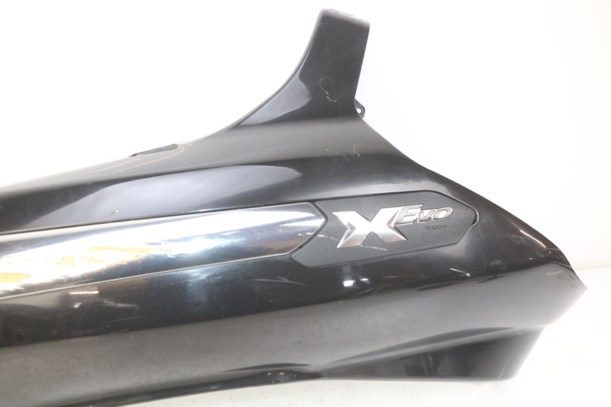 photo de LEFT REAR SIDE PANEL PIAGGIO XEVO - X EVO 125 (2007 - 2017) - Distinctive features