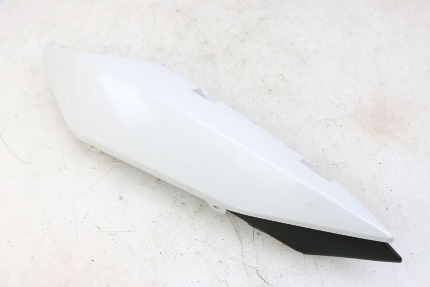 photo de REAR LEFT PANEL YAMAHA XJ6 ABS 600 (2008 - 2016) - Surface and material condition