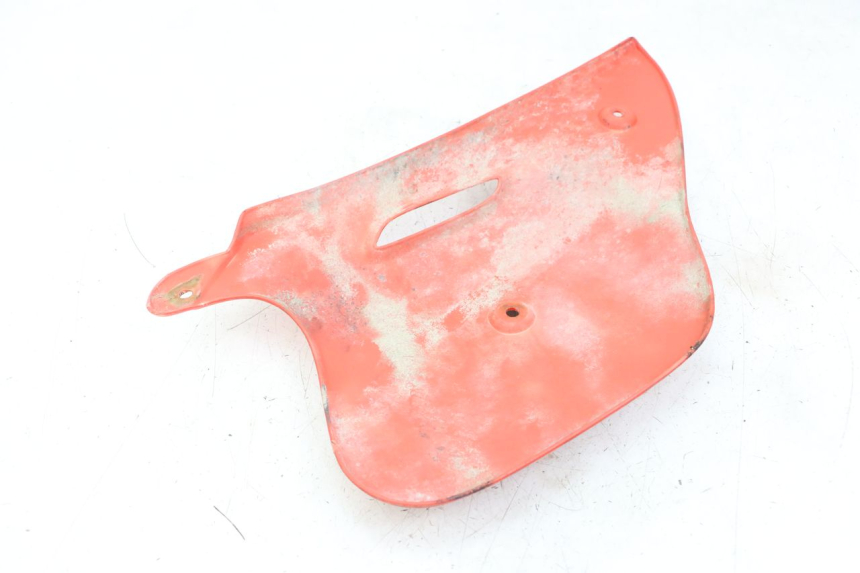 photo de LEFT REAR SIDE PANEL PEUGEOT XP6 50 (1997 - 2003) - Zoom on usage condition