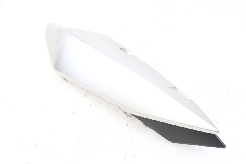 photo de REAR LEFT PANEL YAMAHA XJ6 600 (2008 - 2016) - Component detail