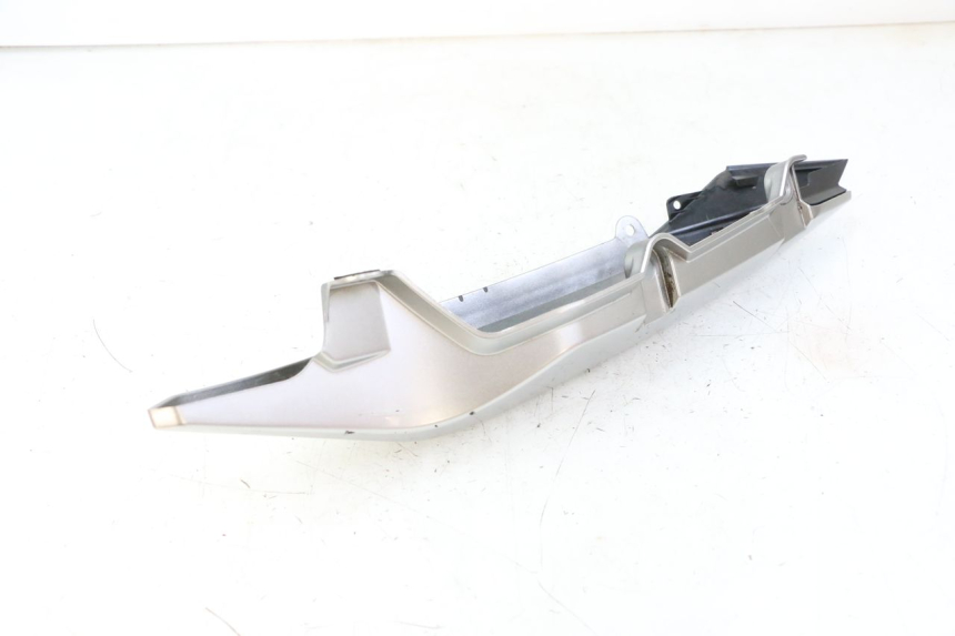 photo de REAR LEFT PANEL YAMAHA XJ6 600 (2008 - 2016) - Alternative perspective