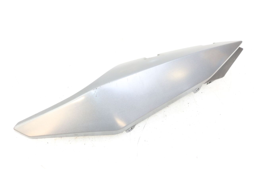 photo de REAR LEFT PANEL YAMAHA XJ6 ABS 600 (2008 - 2016) - Technical close-up