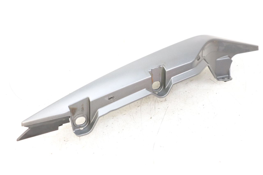 photo de REAR LEFT PANEL YAMAHA XJ6 ABS 600 (2008 - 2016) - Fixing points details