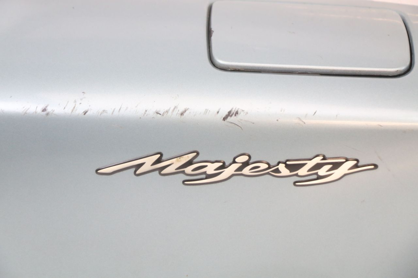 photo de REAR LEFT PANEL YAMAHA YP MAJESTY 125 (2002 - 2006) - Technical close-up