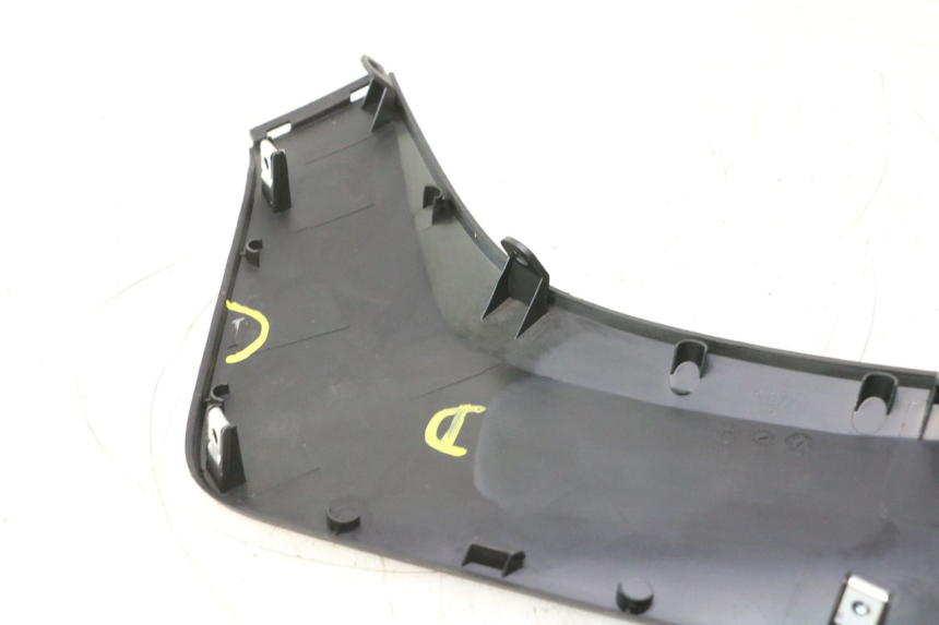 photo de RIGHT FRONT FAIRING KYMCO AGILITY CITY 16P 125 (2015 - 2024) - Fixing points details