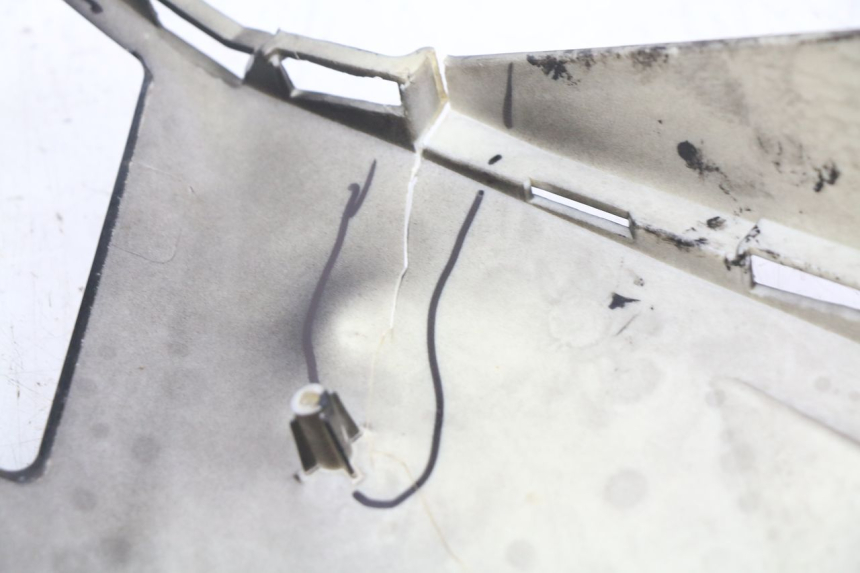 photo de RIGHT FRONT SIDE PANEL ORCAL CAVARO 4T 50 (2019 - 2023) - High-resolution close-up