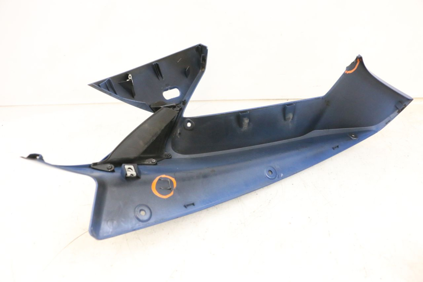 photo de RIGHT FRONT FAIRING YAMAHA FJR ABS 1300 (2006 - 2012) - Fixing points details