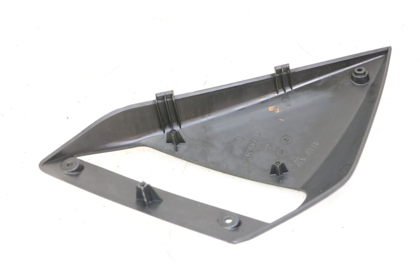 photo de RIGHT FRONT FAIRING GILERA NEXUS 300 (2008 - 2013) - Component detail