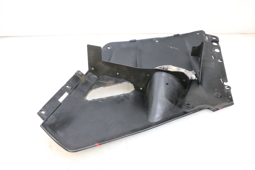 photo de RIGHT FRONT FAIRING KAWASAKI GPZ RX 1000 (1986 - 1988) - Surface and material condition