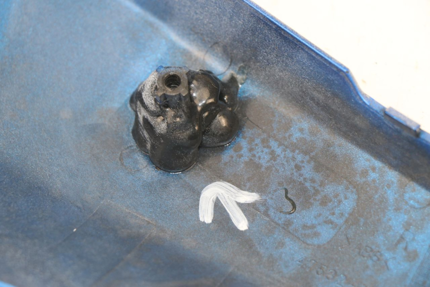 photo de RIGHT FRONT FAIRING SUZUKI GSR 750 (2011 - 2017) - Component zoom