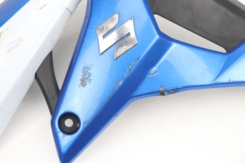photo de RIGHT FRONT FAIRING SUZUKI GSR 750 (2011 - 2017) - Fixing points details