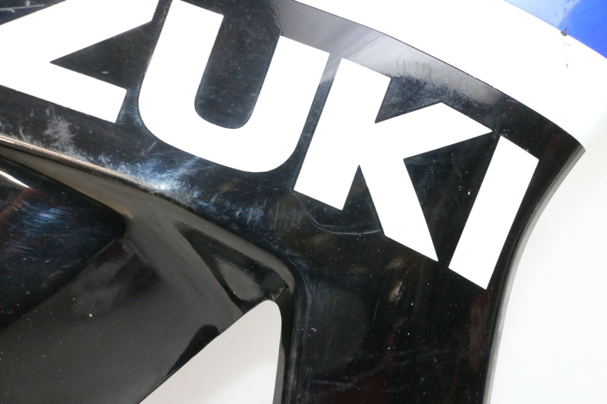 photo de RIGHT FRONT FAIRING SUZUKI GSXR GSX-R 1000 (2003 - 2004) - Zoom on usage condition