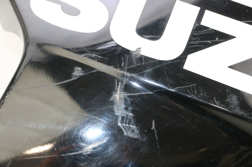 photo de RIGHT FRONT FAIRING SUZUKI GSXR GSX-R 1000 (2003 - 2004) - Technical close-up