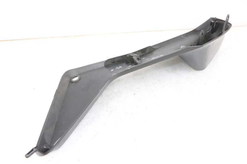 photo de RIGHT FRONT FAIRING HUSQVARNA SVARTPILEN 401 (2018 - 2023) - Component detail