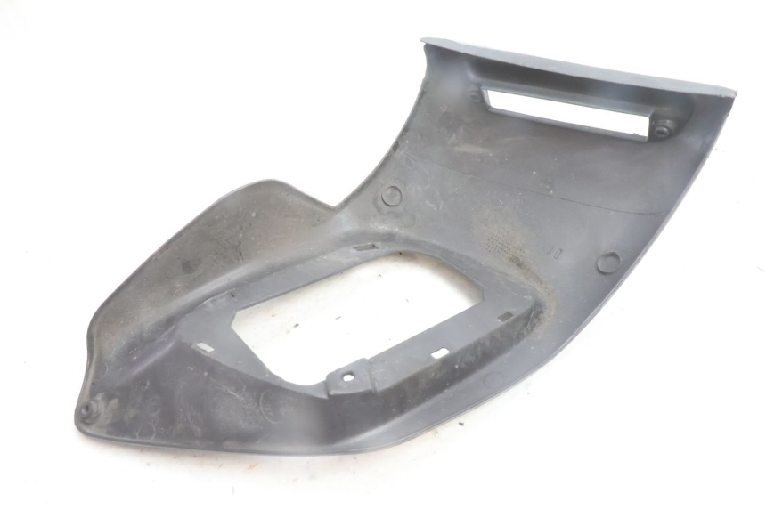 photo de FRONT RIGHT LOWER SIDE PANEL GILERA RUNNER SP 50 (2002 - 2004) - Markings and original references