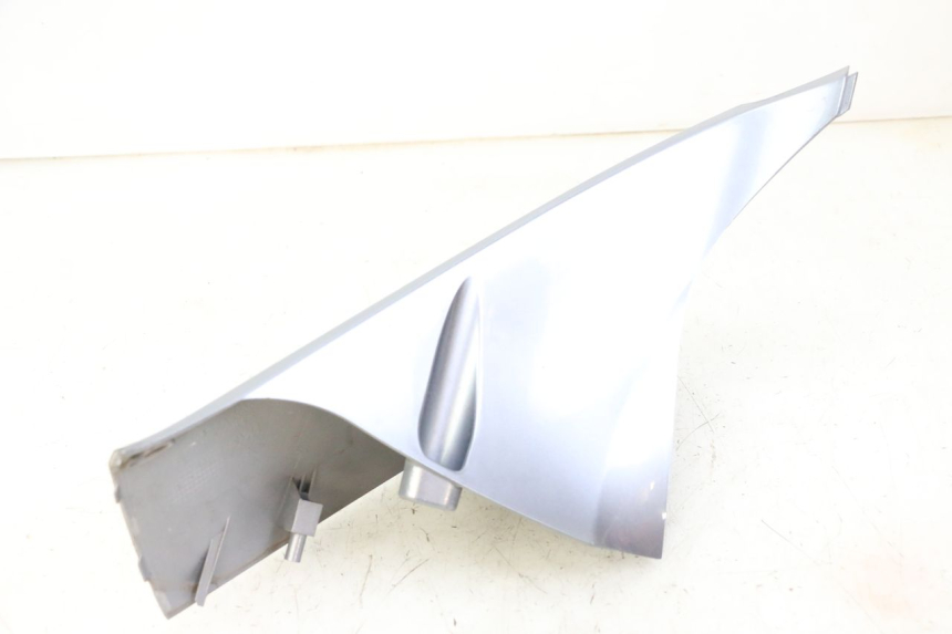 photo de RIGHT FRONT FAIRING SYM JOYMAX 125 (2010 - 2017) - Fixing points details