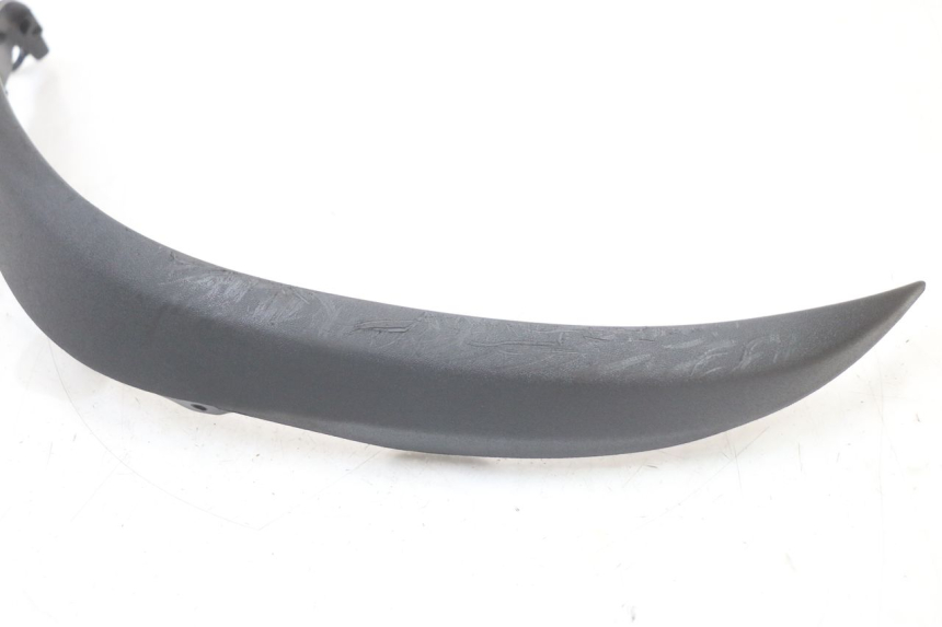 photo de RIGHT FRONT FAIRING PIAGGIO MP3 HPE 350 (2018 - 2020) - Zoom on usage condition