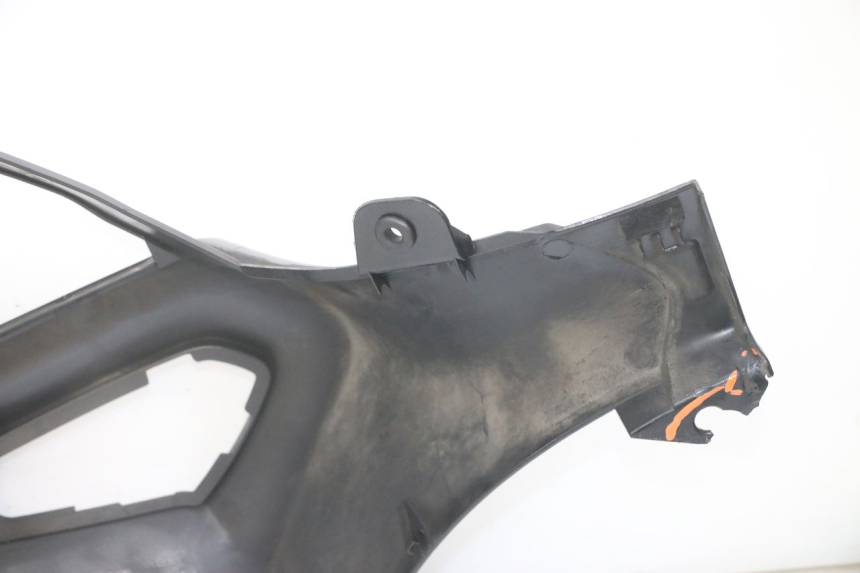 photo de RIGHT FRONT FAIRING HONDA NTV DEAUVILLE ABS 700 (2007 - 2016) - Distinctive features