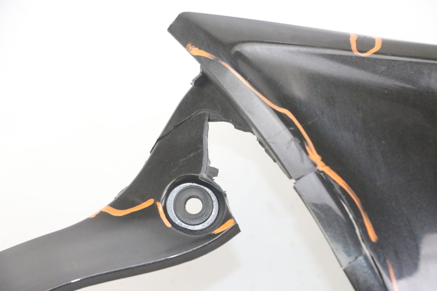 photo de RIGHT FRONT FAIRING HONDA NTV DEAUVILLE ABS 700 (2007 - 2016) - Zoom on usage condition