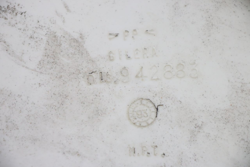 photo de RIGHT FRONT SIDE PANEL GILERA RK 50 (1996 - 1999) - Alternative perspective