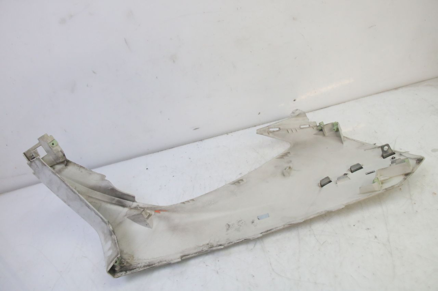 photo de RIGHT FRONT FAIRING PEUGEOT SATELIS 125 (2010 - 2012) - Surface and material condition