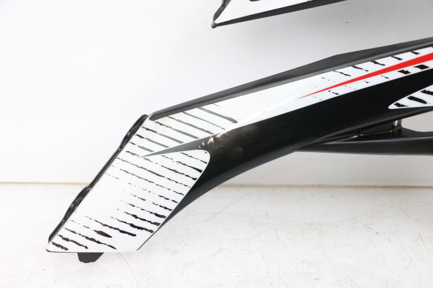 photo de RIGHT FRONT FAIRING SHERCO SM-R 50 (2013 - 2017) - Fixing points details