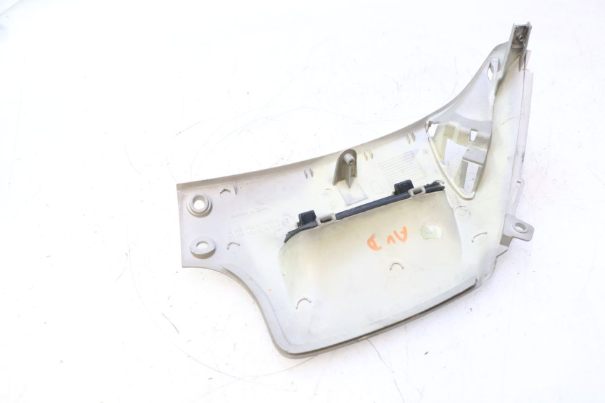 photo de RIGHT FRONT SIDE PANEL PEUGEOT SPEEDFIGHT LC 50 (1996 - 2002) - Alternative perspective