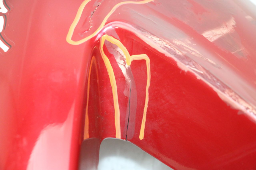 photo de RIGHT FRONT FAIRING TRIUMPH SPRINT 900 (1995 - 1998) - Distinctive features