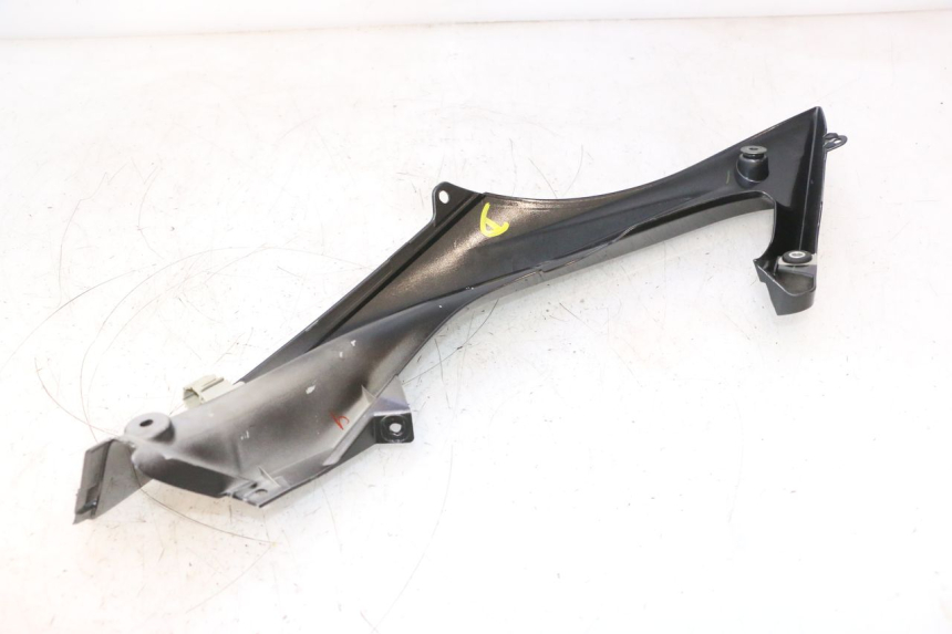 photo de FRONT RIGHT UPPER SIDE PANEL YAMAHA YZF R6 600 (2008 - 2009) - Markings and original references