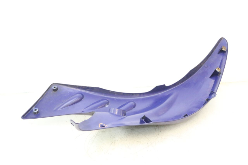 photo de RIGHT FRONT FAIRING YAMAHA WAVE RUNNER GP R 1200 (2000 - 2003) - Fixing points details