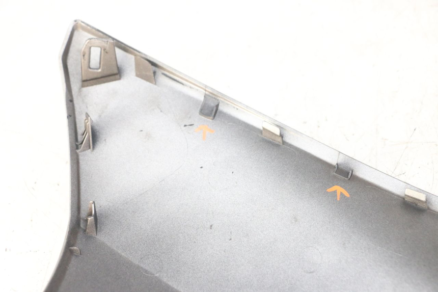 photo de RIGHT FRONT SIDE PANEL YAMAHA XMAX X-MAX ABS 125 (2017 - 2020) - Surface and material condition